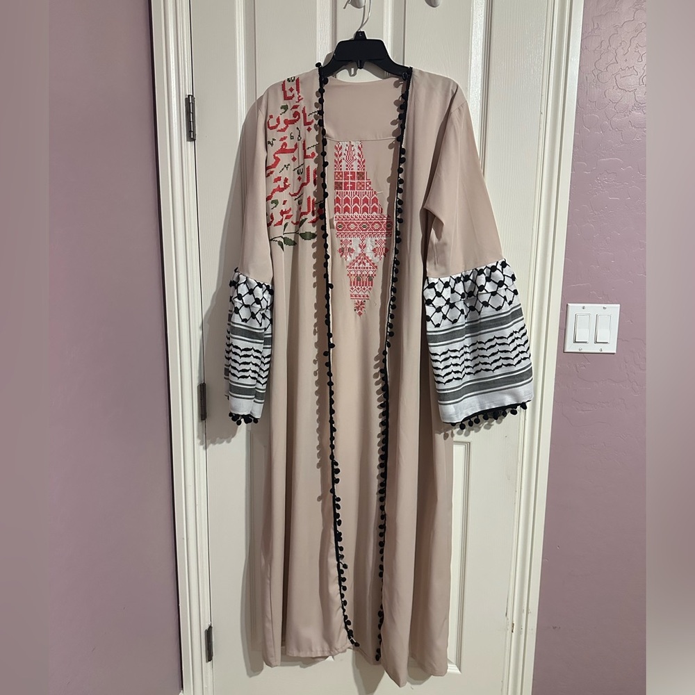 Brand New Open Abaya Palestine tatreez Beige Embroidered Long Sleeve Dress